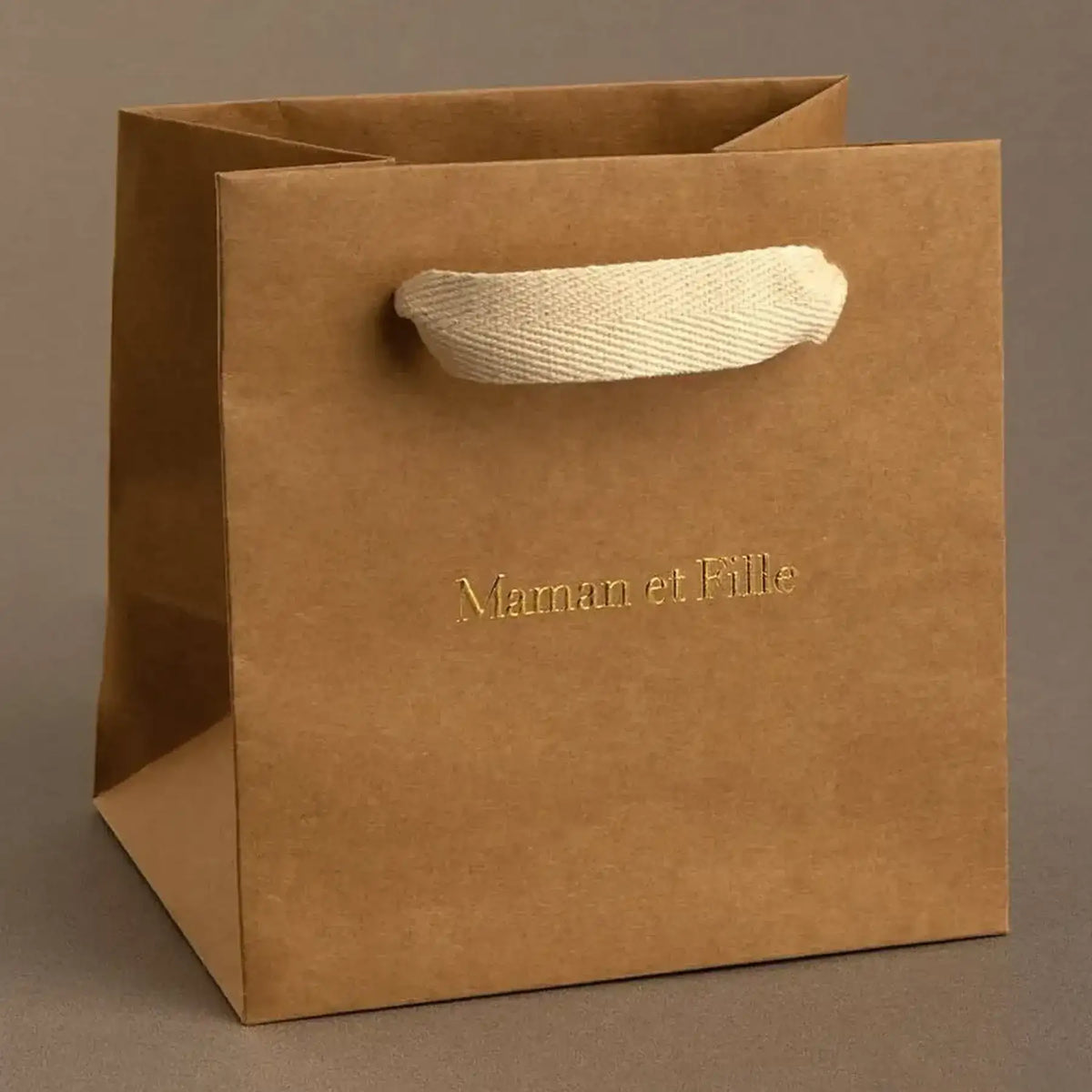 Custom kraft paper shopping bags for restaurant takeout and pickup orders