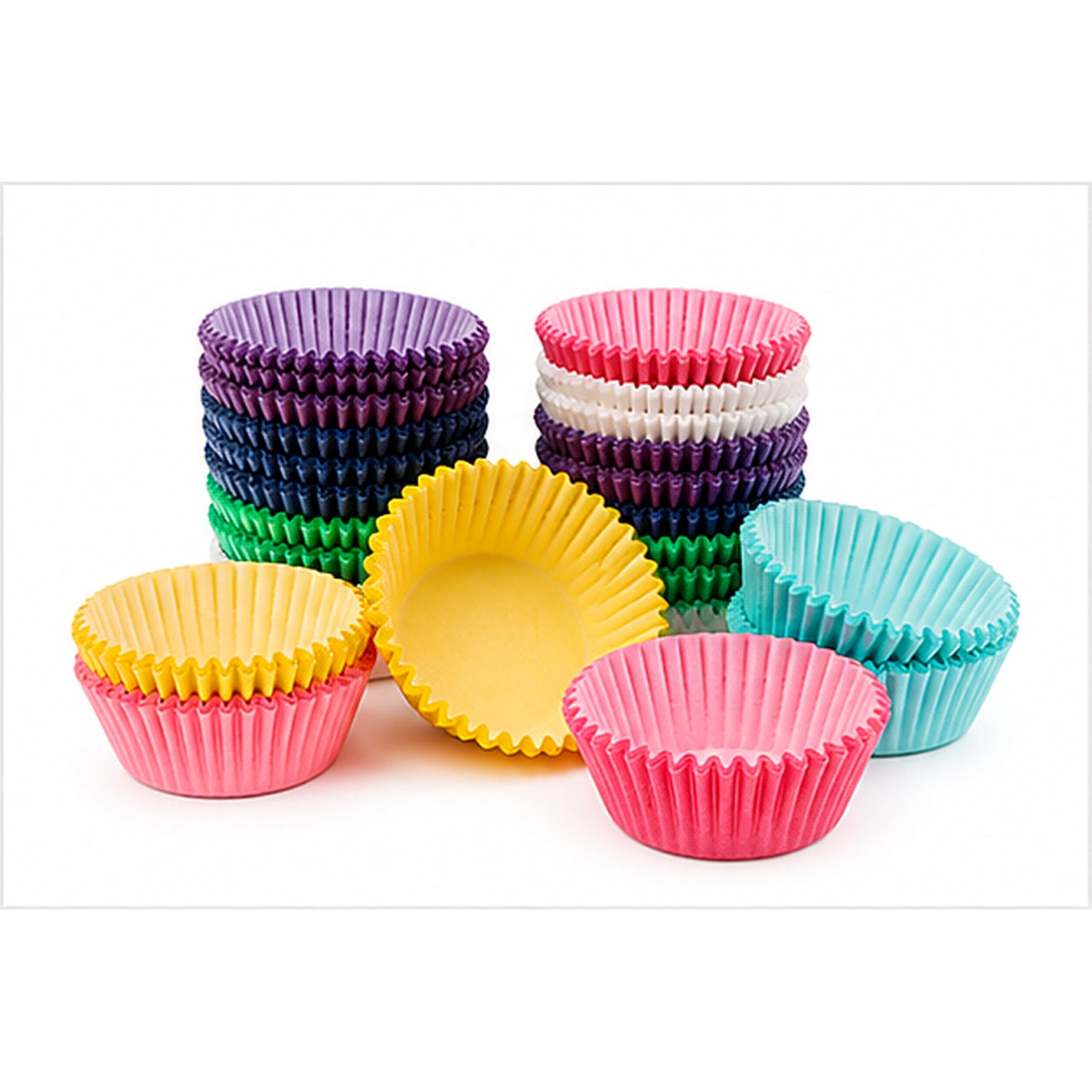 Assorted greaseproof paper baking cups group