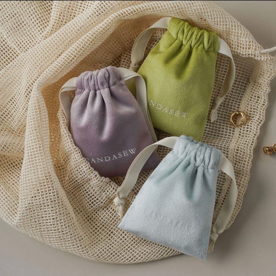 Custom velvet drawstring bag