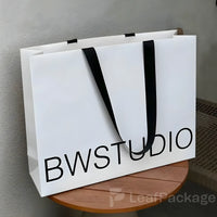 Custom Luxury Paper Shopping Bags with Handles