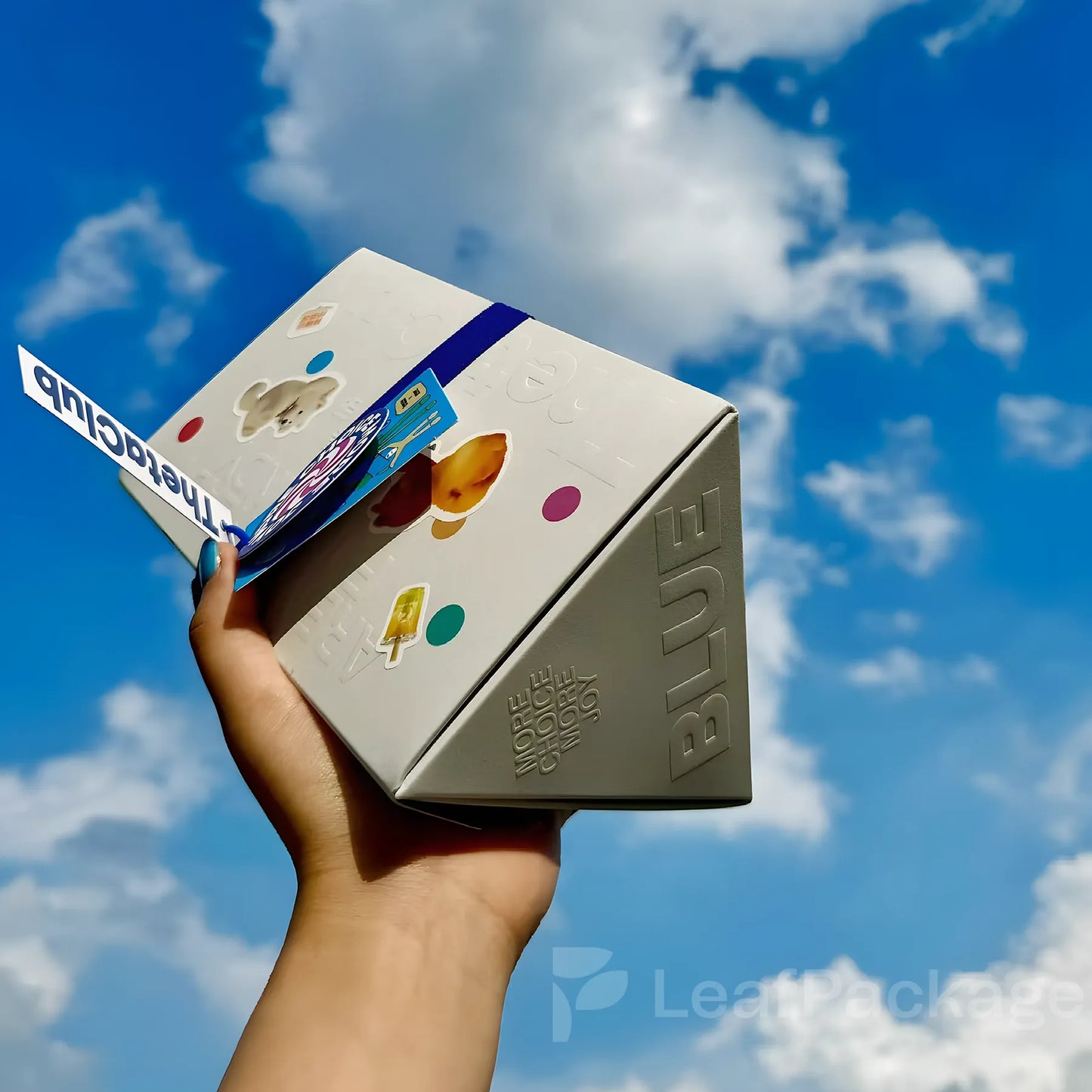 Custom Triangular Folding Boxes