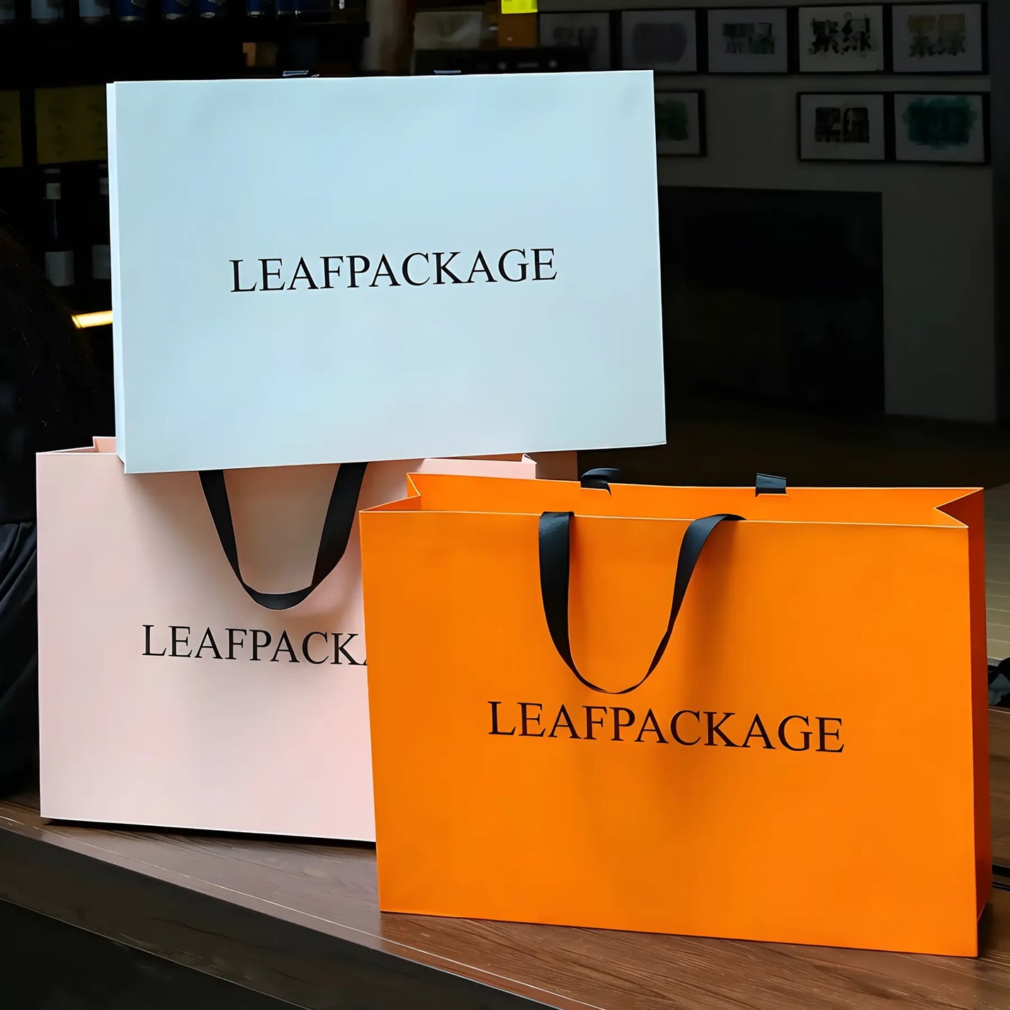 Custom Luxury Paper Shopping Bags with Handles