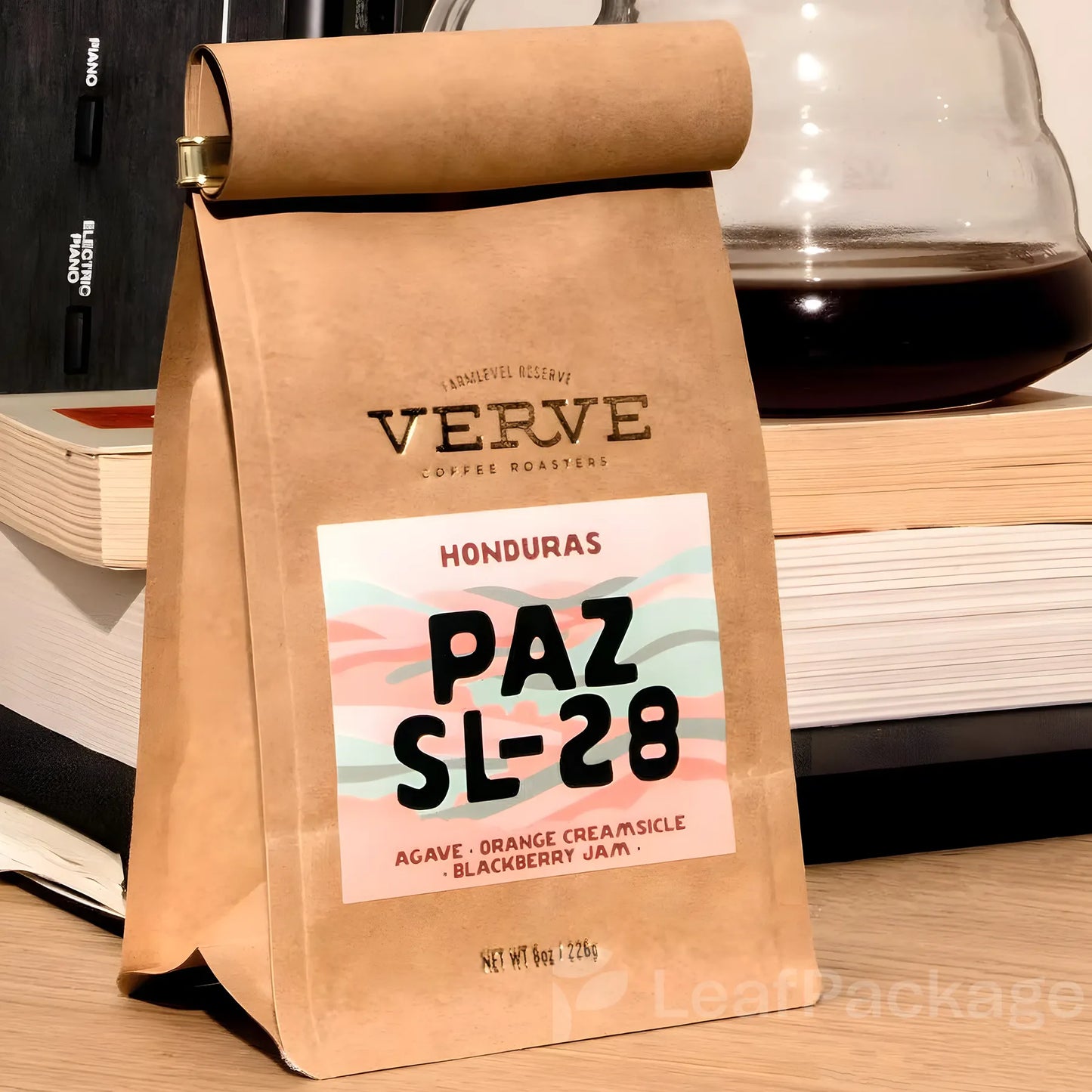 Personalized kraft coffee bags with high-quality logo printing, perfect for small businesses to showcase brand identity in coffee packaging.