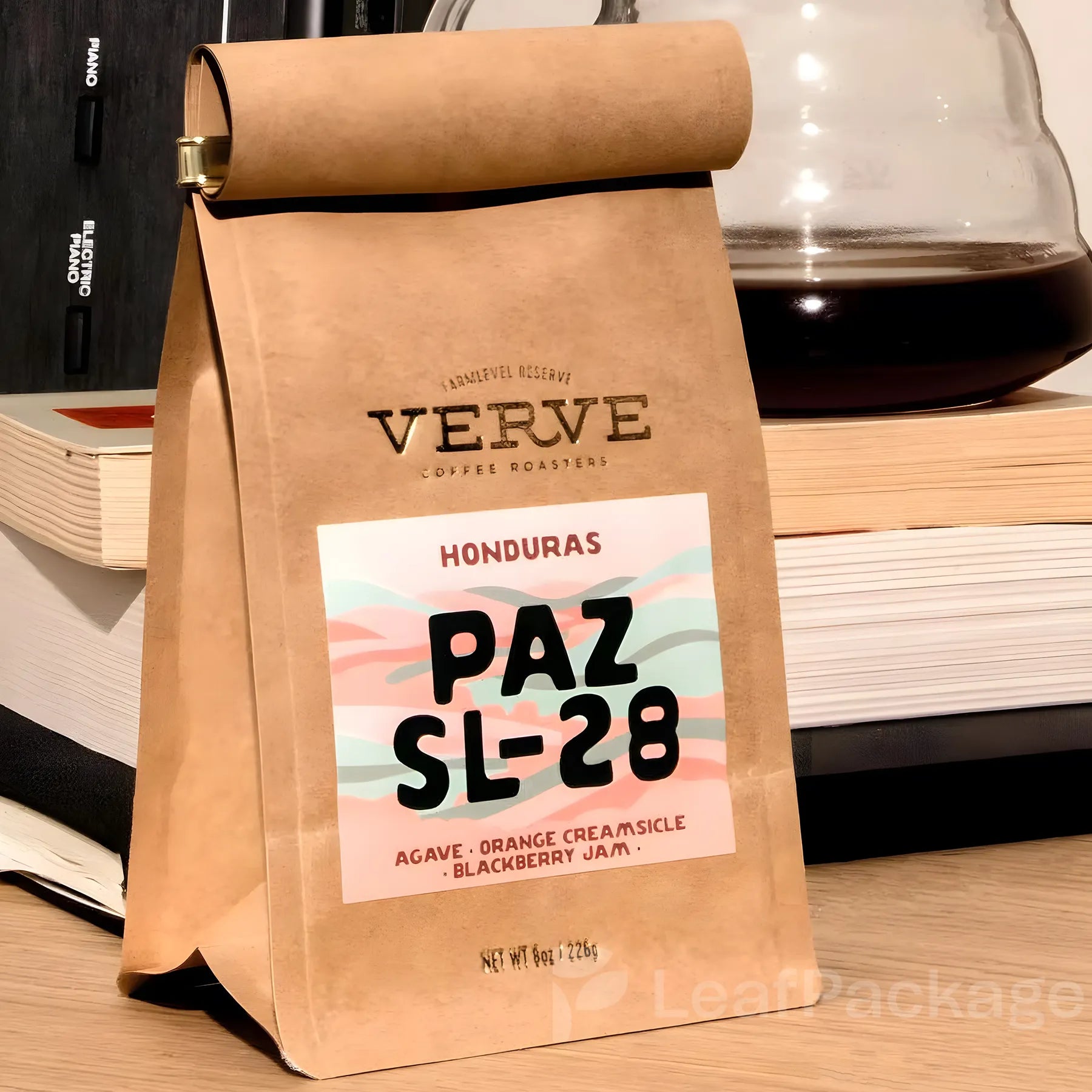 Personalized kraft coffee bags with high-quality logo printing, perfect for small businesses to showcase brand identity in coffee packaging.