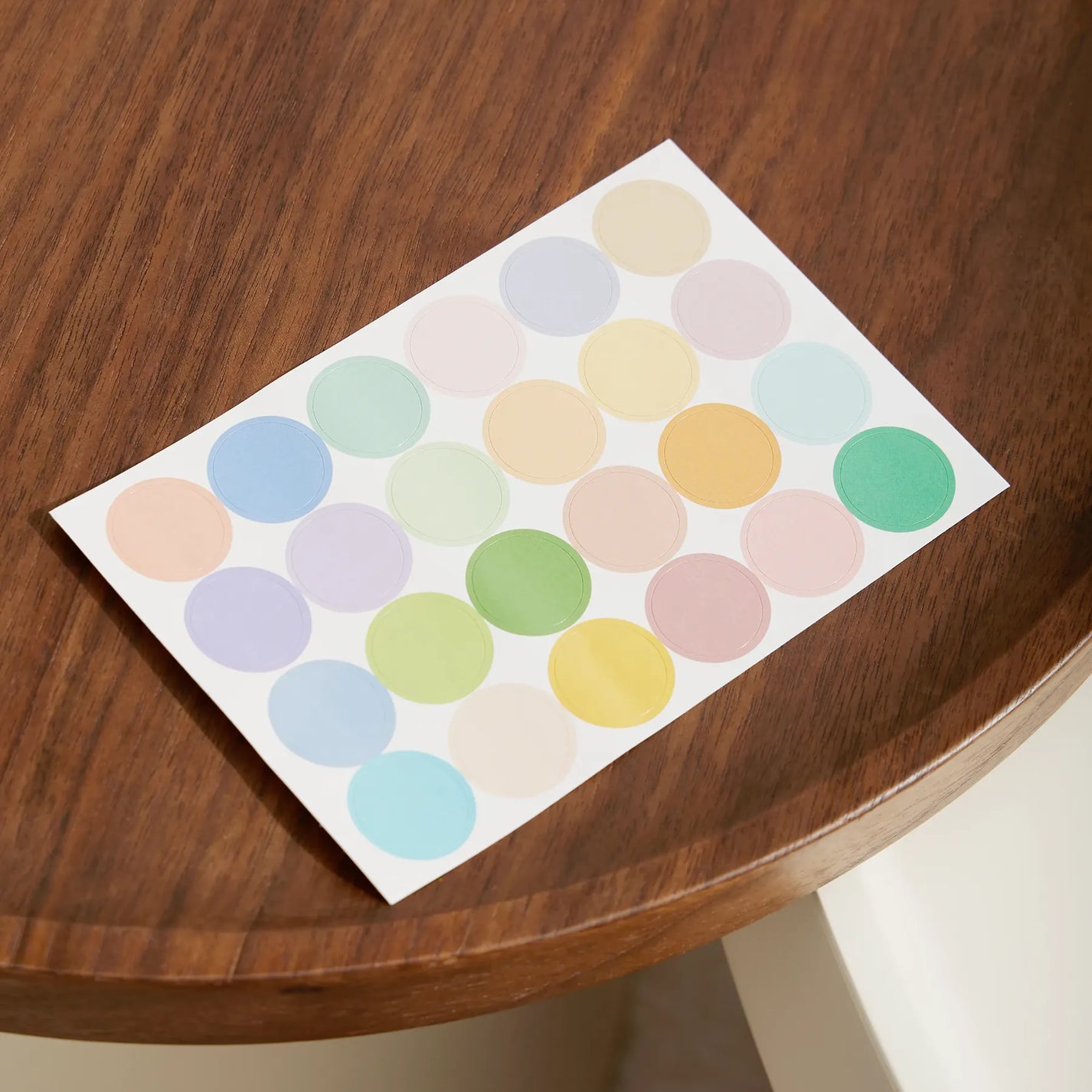 Enhance your brand with LeafPackage’s custom recyclable stickers, perfect for eco-conscious small business packaging solutions.