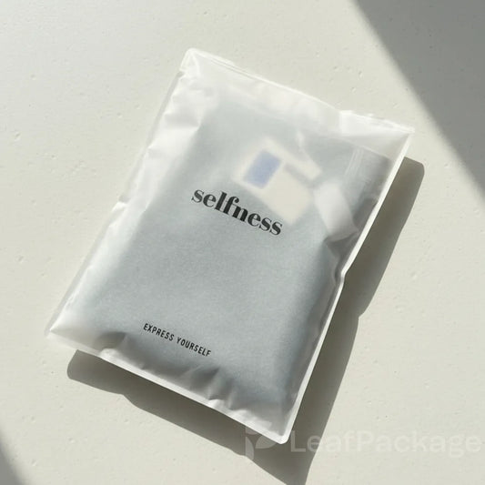 Eco-friendly tissue paper bags designed for clothing and apparel, perfect for sustainable and stylish packaging.