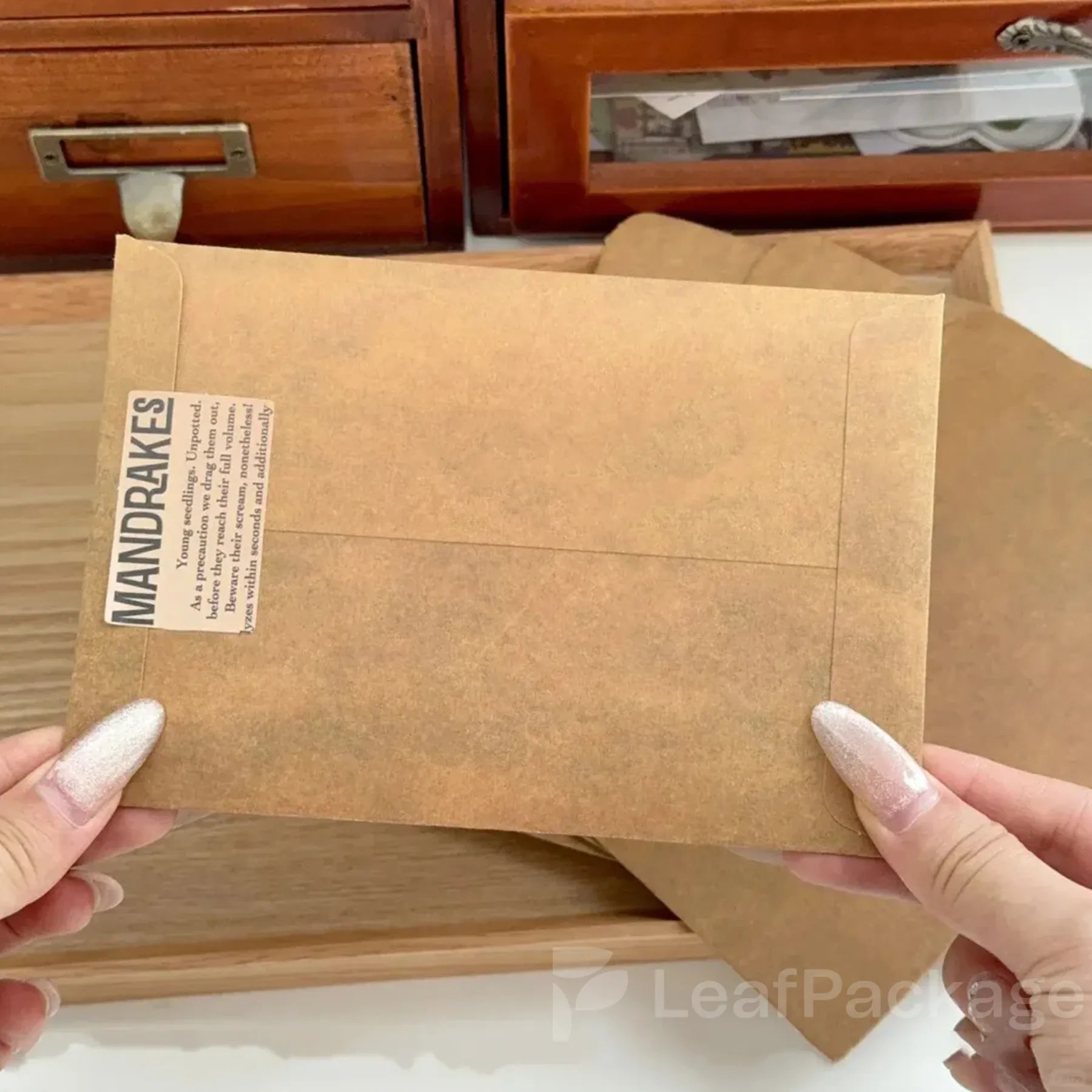 Strong brown kraft envelopes with adhesive closure, designed for safe shipping and document protection.