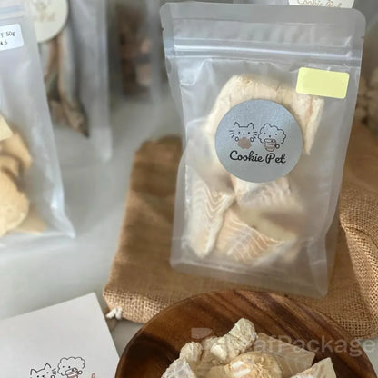 Resealable freeze-dried pet food bag, eco-friendly, available in custom sizes, perfect for branding and small business packaging.